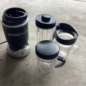 NutriBullet Blender Set with Cups. New